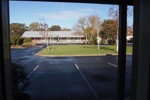 Alexander Cameron Suites - Lightning Ridge Tourism 26