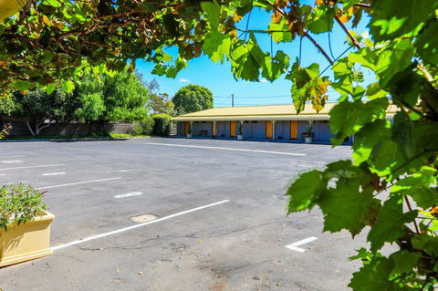 Country Roads Motor Inn Naracoorte - Lightning Ridge Tourism 30