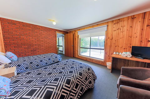 Country Roads Motor Inn Naracoorte - Lightning Ridge Tourism 15