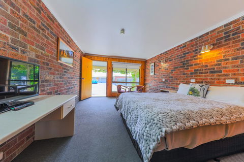 Country Roads Motor Inn Naracoorte - Lightning Ridge Tourism 4