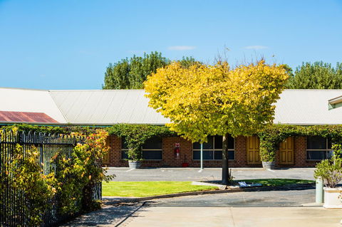 Country Roads Motor Inn Naracoorte - Lightning Ridge Tourism 6