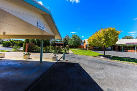 Country Roads Motor Inn Naracoorte - Lightning Ridge Tourism 38