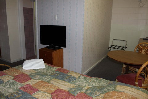 Island Motel Kingscote - Lightning Ridge Tourism 13