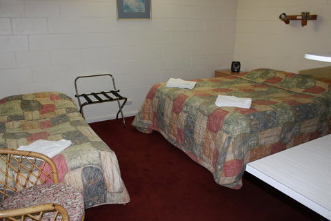 Island Motel Kingscote - Lightning Ridge Tourism 20