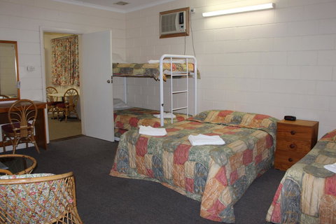 Island Motel Kingscote - Lightning Ridge Tourism 31
