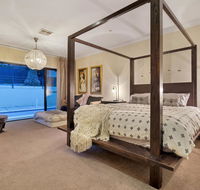 City-Barossa Gateway - Lightning Ridge Tourism