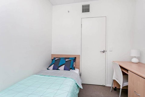 3 Bed North Terrace #42 - Lightning Ridge Tourism 10