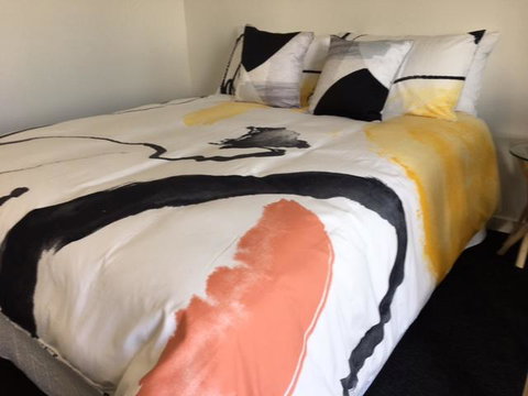 Port Lincoln Shark Apartment 3 - Lightning Ridge Tourism 10