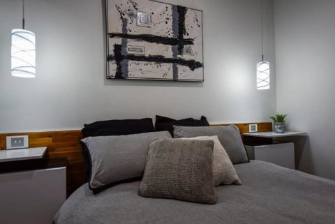 BENGALEE EXECUTIVE TOWNHOUSE- MODERN & STYLISH - Lightning Ridge Tourism 2