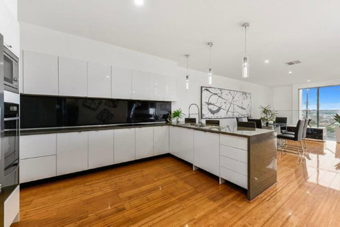 BENGALEE EXECUTIVE TOWNHOUSE- MODERN & STYLISH - Lightning Ridge Tourism 10