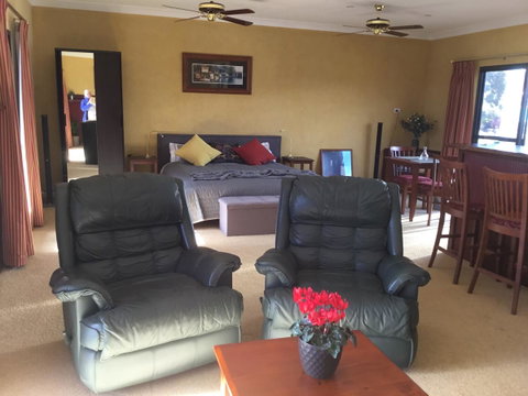Murrayview Guest House - Lightning Ridge Tourism 13