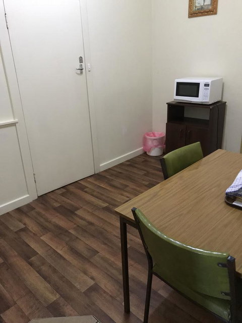 Travelway Motel - Lightning Ridge Tourism 6