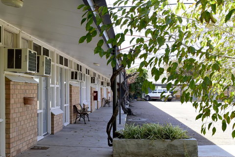 Travelway Motel - Lightning Ridge Tourism 22