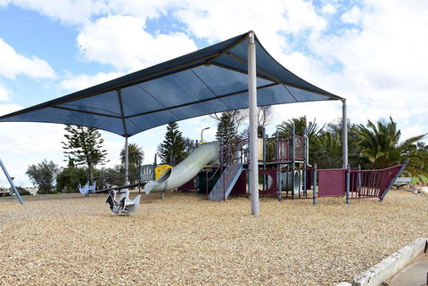 Travelway Motel - Lightning Ridge Tourism 29