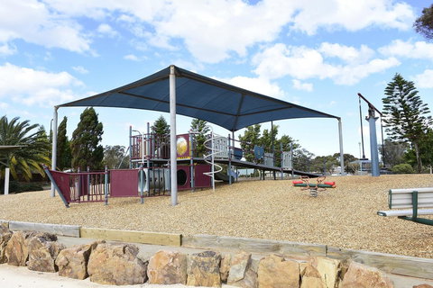 Travelway Motel - Lightning Ridge Tourism 27