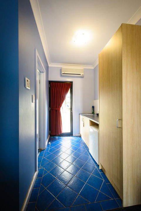 The Anglers Inn - Lightning Ridge Tourism 5