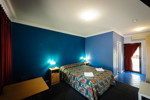 The Anglers Inn - Lightning Ridge Tourism 4