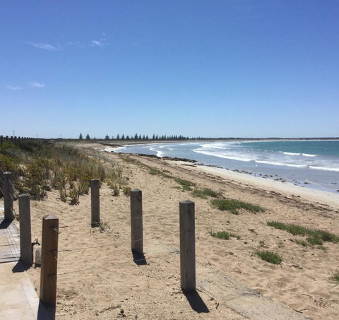 Railway Cottage In Beachport - Lightning Ridge Tourism 10