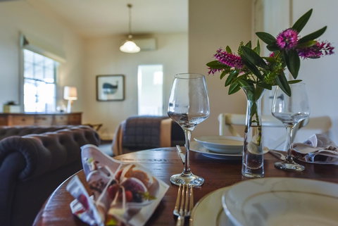 Railway Cottage In Beachport - Lightning Ridge Tourism 5