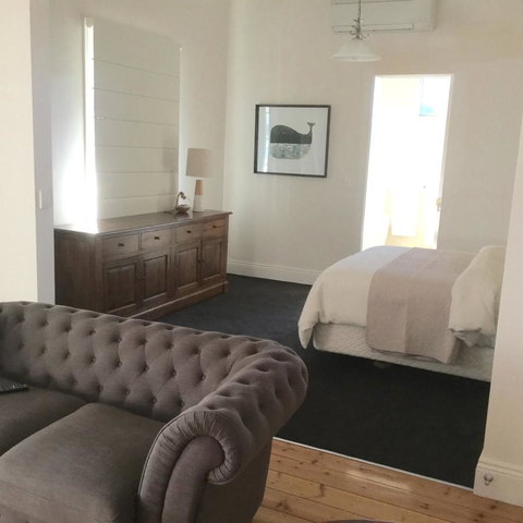 Railway Cottage In Beachport - Lightning Ridge Tourism 19