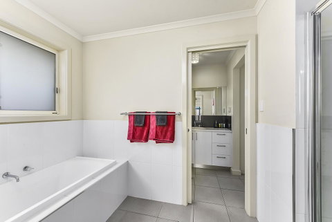 City Fringe Apartment - Lightning Ridge Tourism 8