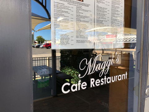 Cornwall Hotel - Lightning Ridge Tourism 18