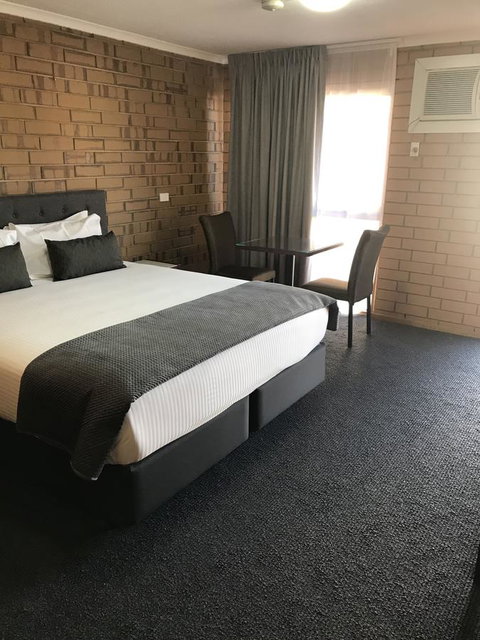 Frewville Motor Inn - Lightning Ridge Tourism 31