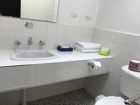 Frewville Motor Inn - Lightning Ridge Tourism 8