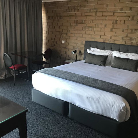 Frewville Motor Inn - Lightning Ridge Tourism 18