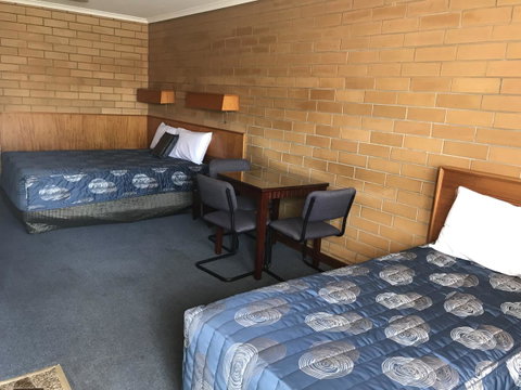 Frewville Motor Inn - Lightning Ridge Tourism 9