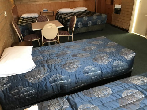 Frewville Motor Inn - Lightning Ridge Tourism 13