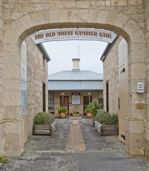 The Old Mount Gambier Gaol - Lightning Ridge Tourism 2