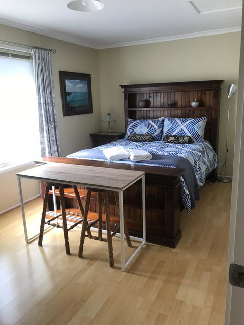 Boomerang Beach House - Lightning Ridge Tourism 3