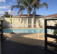 Boomerang Beach House - Lightning Ridge Tourism