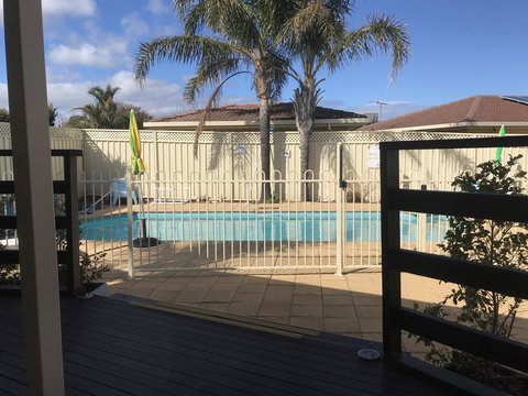 Boomerang Beach House - Lightning Ridge Tourism 0