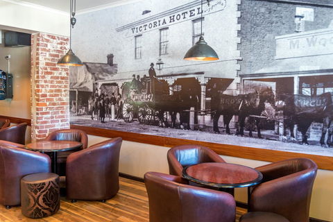 Victoria Hotel Strathalbyn - Lightning Ridge Tourism 23
