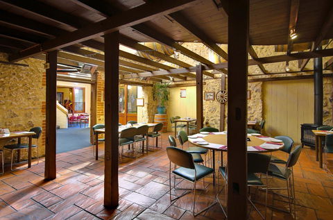Victoria Hotel Strathalbyn - Lightning Ridge Tourism 12