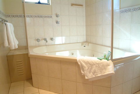 Victoria Hotel Strathalbyn - Lightning Ridge Tourism 5