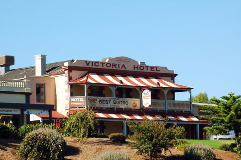 Victoria Hotel Strathalbyn - Lightning Ridge Tourism 9