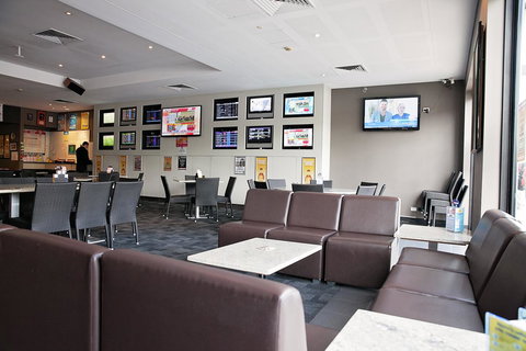 Mawson Lakes Hotel - Lightning Ridge Tourism 19