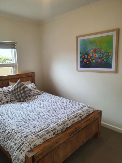 Limestone Coast Lifestyle Apartments - Lightning Ridge Tourism 2