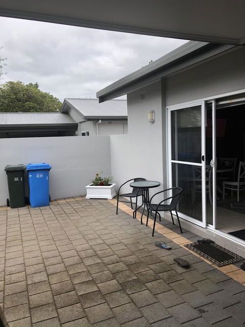 Limestone Coast Lifestyle Apartments - Lightning Ridge Tourism 1