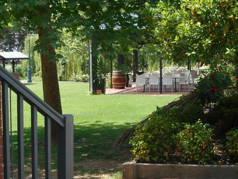 St Francis Winery - Lightning Ridge Tourism 21
