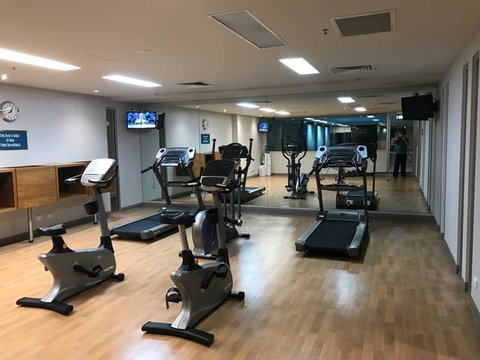 Glenelg Holiday Apartments-Pier - Lightning Ridge Tourism 8