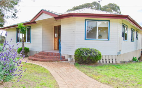 Annie\'s Balquhidder Cottage - Lightning Ridge Tourism 17