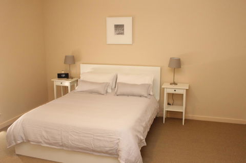 The Lighthouse - Beachfront Accommodation - Lightning Ridge Tourism 8