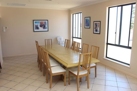 The Lighthouse - Beachfront Accommodation - Lightning Ridge Tourism 10
