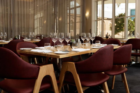 Rydges Newcastle - Lightning Ridge Tourism 22