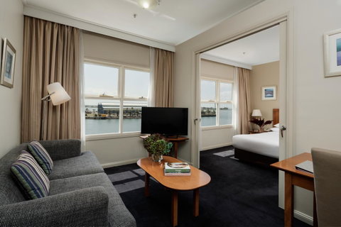 Rydges Newcastle - Lightning Ridge Tourism 8
