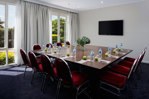 Rydges Newcastle - Lightning Ridge Tourism 41